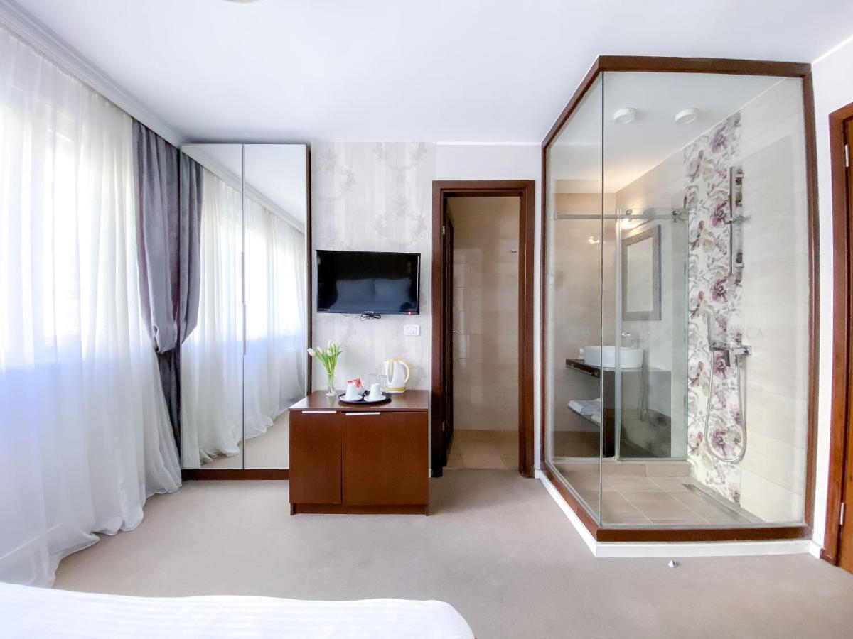 Luka De Luka Suites ベオグラード エクステリア 写真